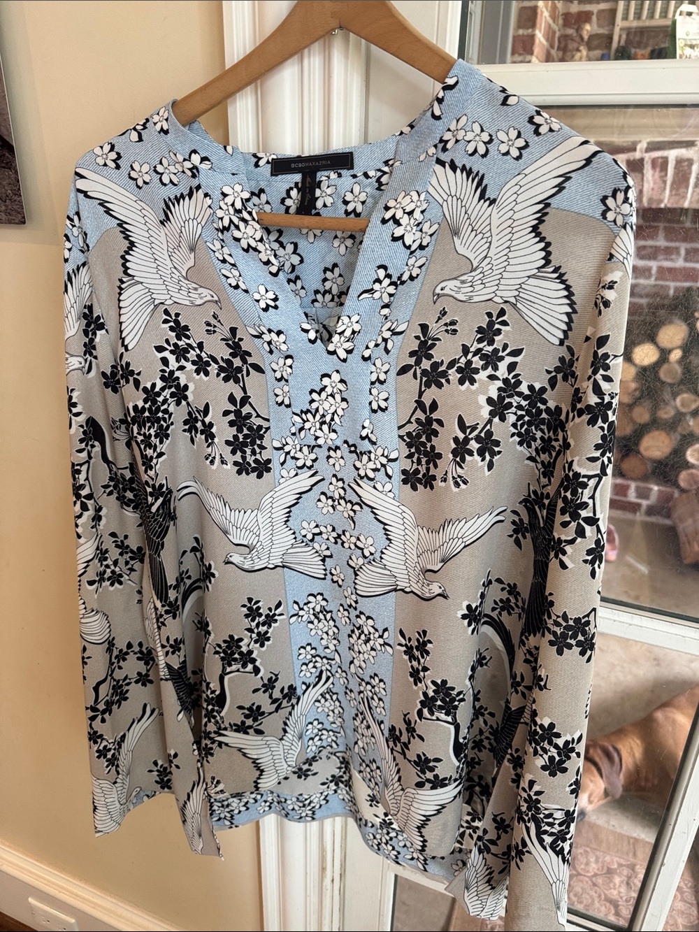 BCBGMaxAzria Light Blue Floral V-Neck Blouse- Sz L